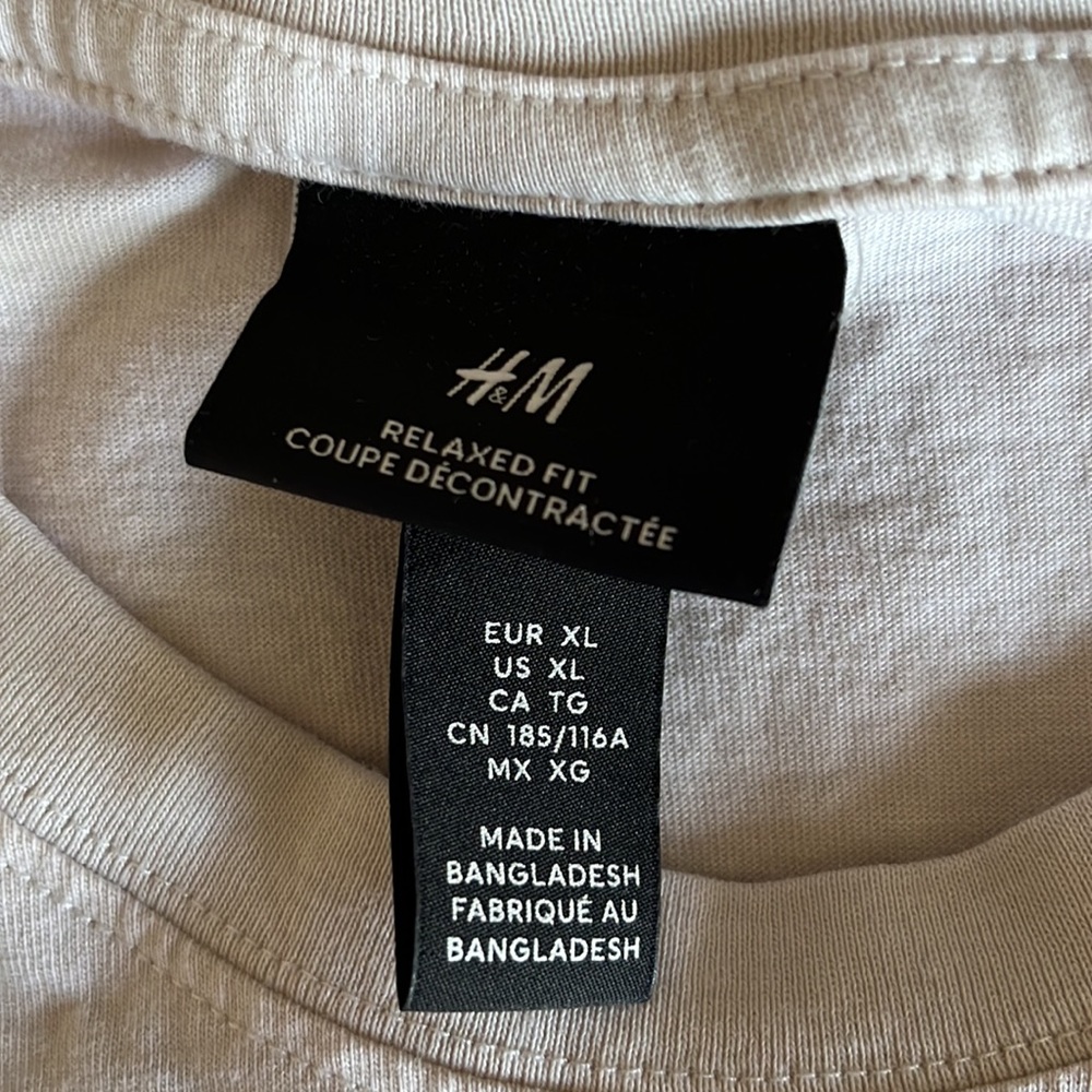 T-Shirt - Picture 3 of 3
